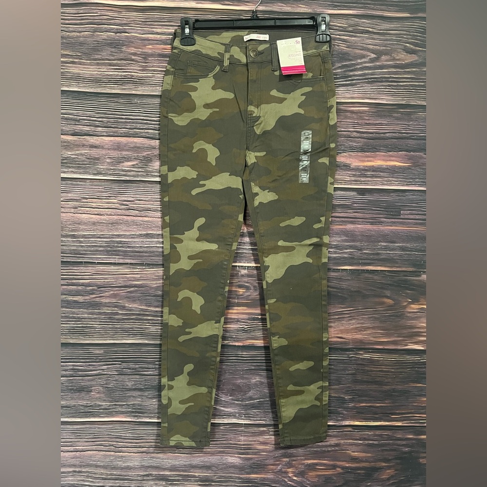 SO Women's Green Camo Jogger Pants
